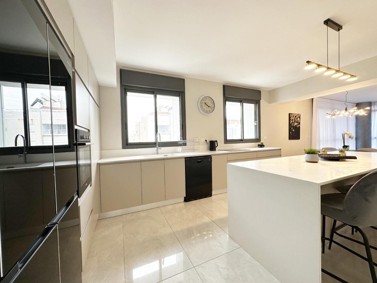 Mini Penthouse Near The Beach Netanya Exterior photo